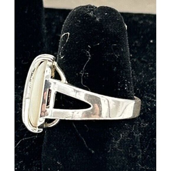 Ring Silver Tone Wrap Mother of Pearl Stone Ring 8 Size - Picture 2 of 4